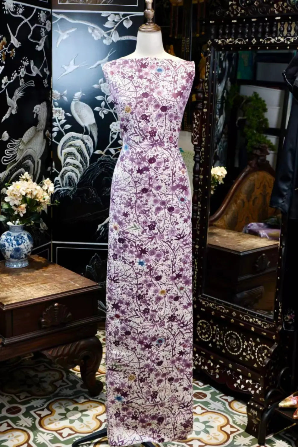 紫藤蔓影 · 碎冰腊染真丝面料 | Violet Vines - Ice-Crack Batik Silk Fabric
