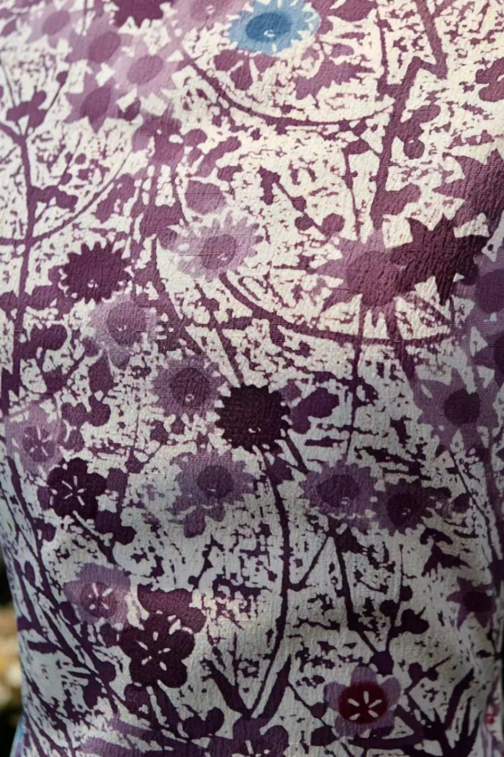 紫藤蔓影 · 碎冰腊染真丝面料 | Violet Vines - Ice-Crack Batik Silk Fabric