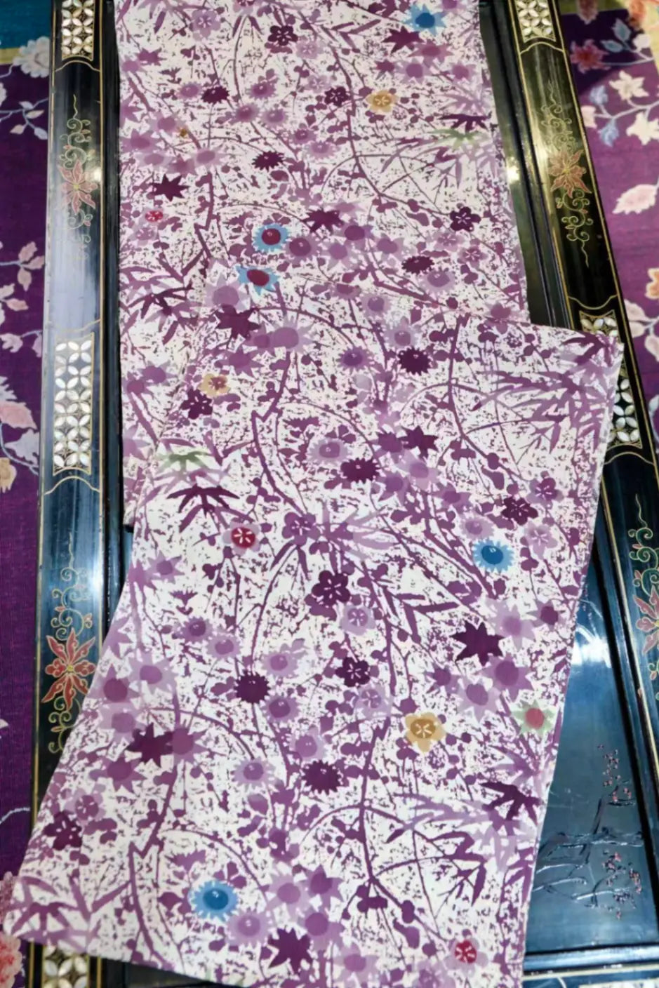 紫藤蔓影 · 碎冰腊染真丝面料 | Violet Vines - Ice-Crack Batik Silk Fabric
