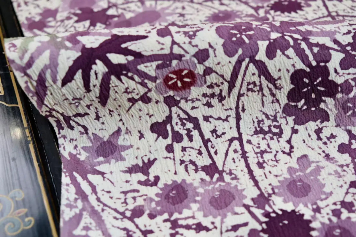 紫藤蔓影 · 碎冰腊染真丝面料 | Violet Vines - Ice-Crack Batik Silk Fabric