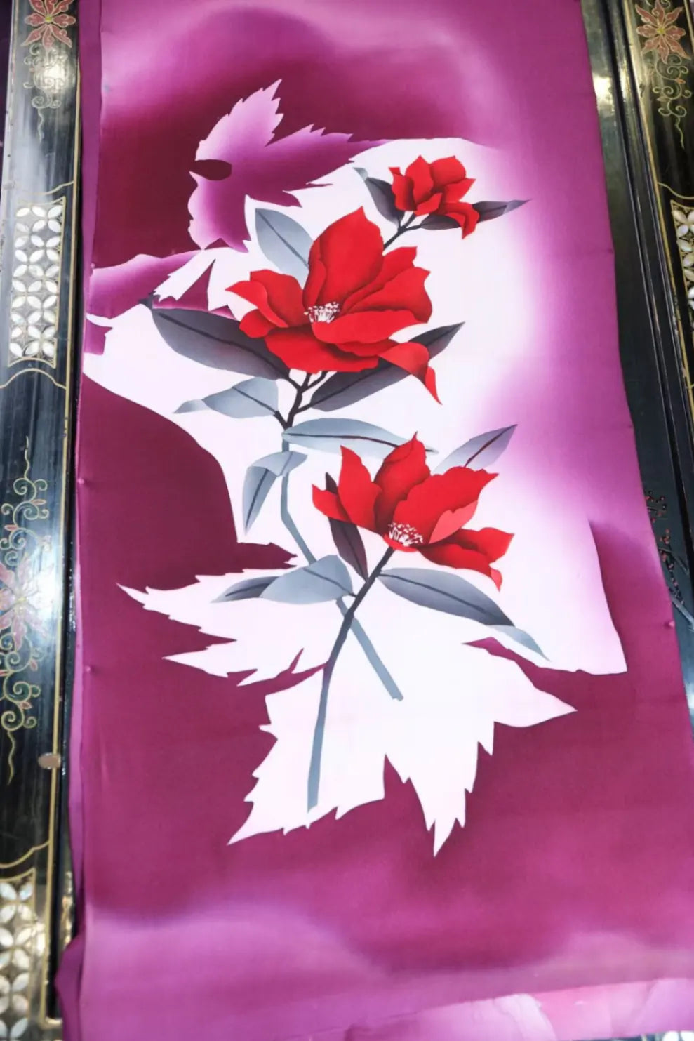 紫晕绯茶 · 晕染写意真丝面料 | Violet Crimson Camellia - Gradient Floral Silk Fabric