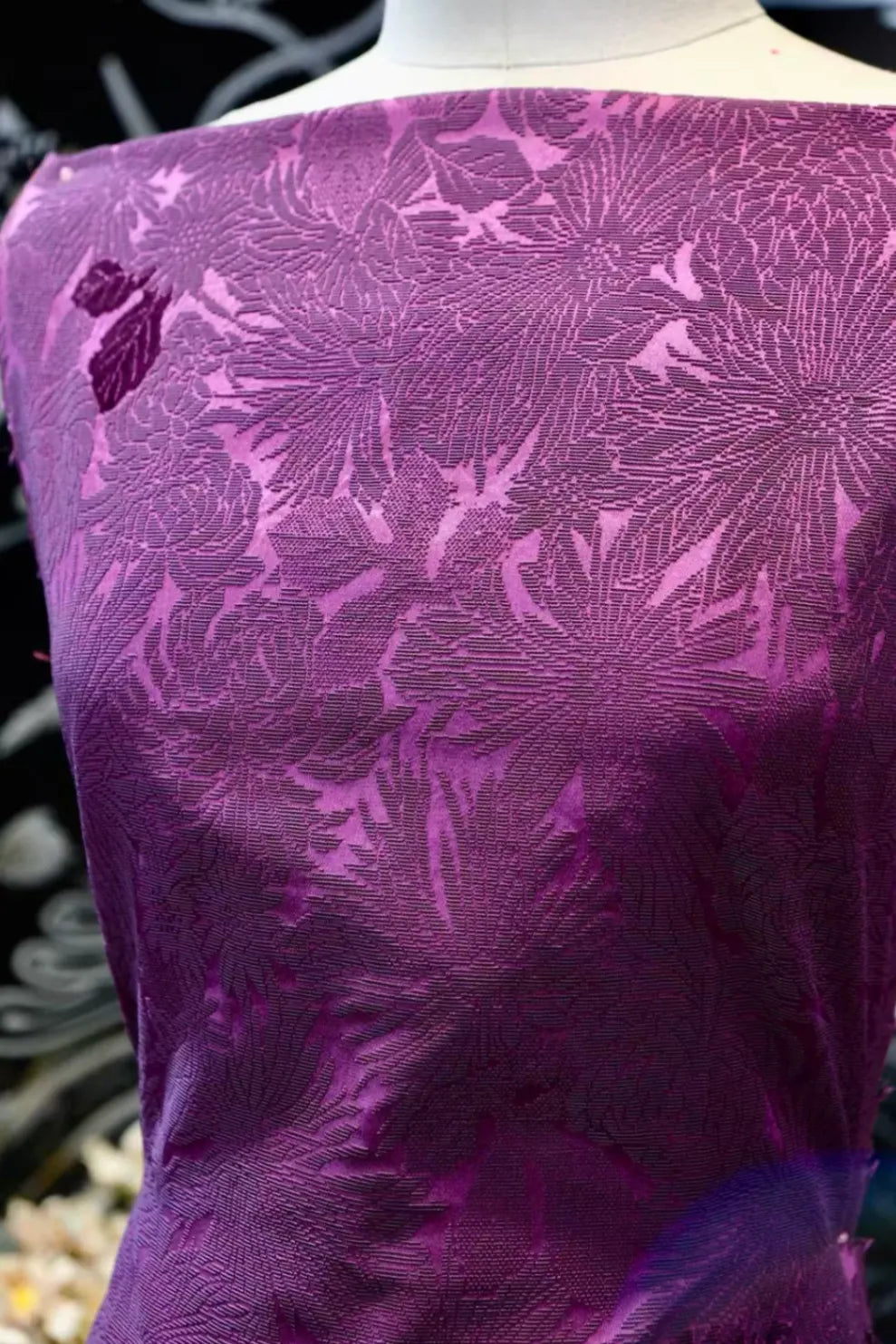 紫金繁英 · 浮雕提花真丝面料 | Royal Dahlia - Relief Jacquard Silk Fabric