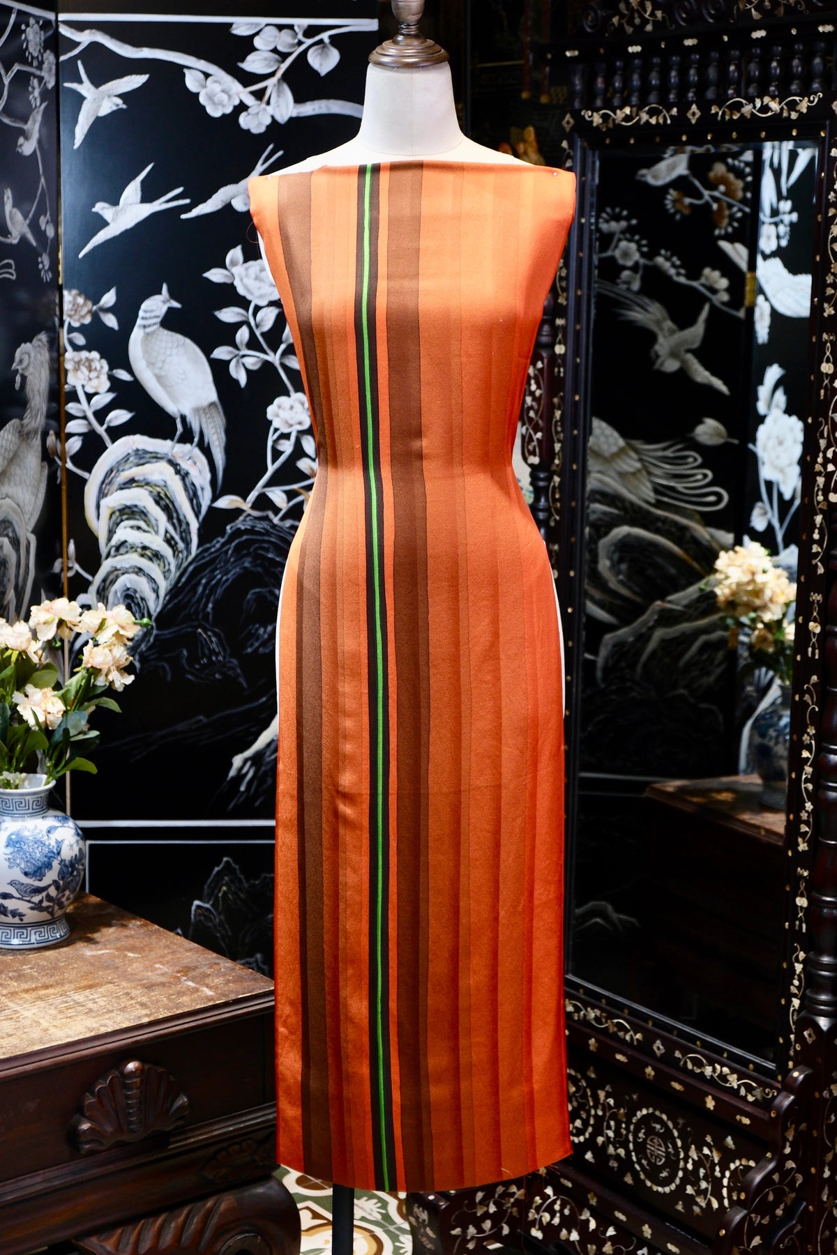 琥珀纵彩 · 渐变条纹真丝面料 | Amber Stripe - Gradient Vertical Silk Fabric