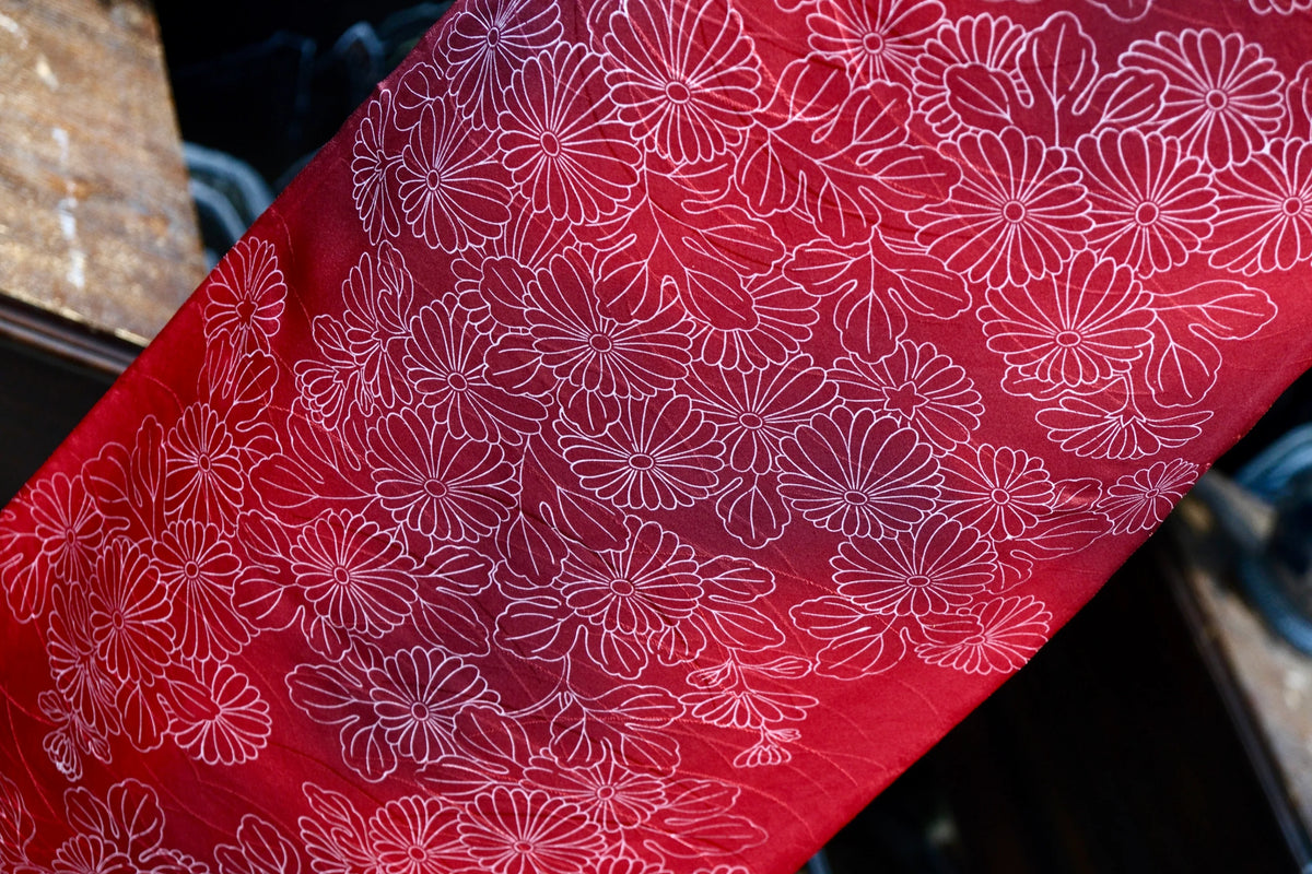 朱红菊影 · 纤线繁花真丝面料 | Scarlet Bloom - Linear Chrysanthemum Silk Fabric