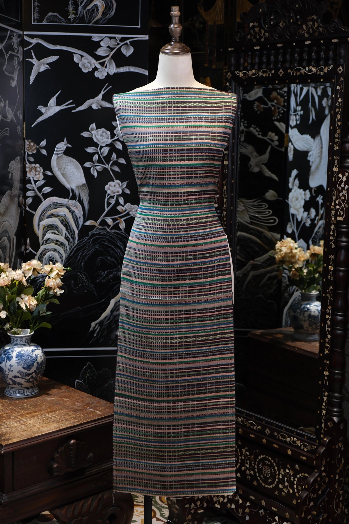 翠羽织锦 · 横织条纹真丝面料 | Emerald Loom - Woven Stripe Silk Fabric