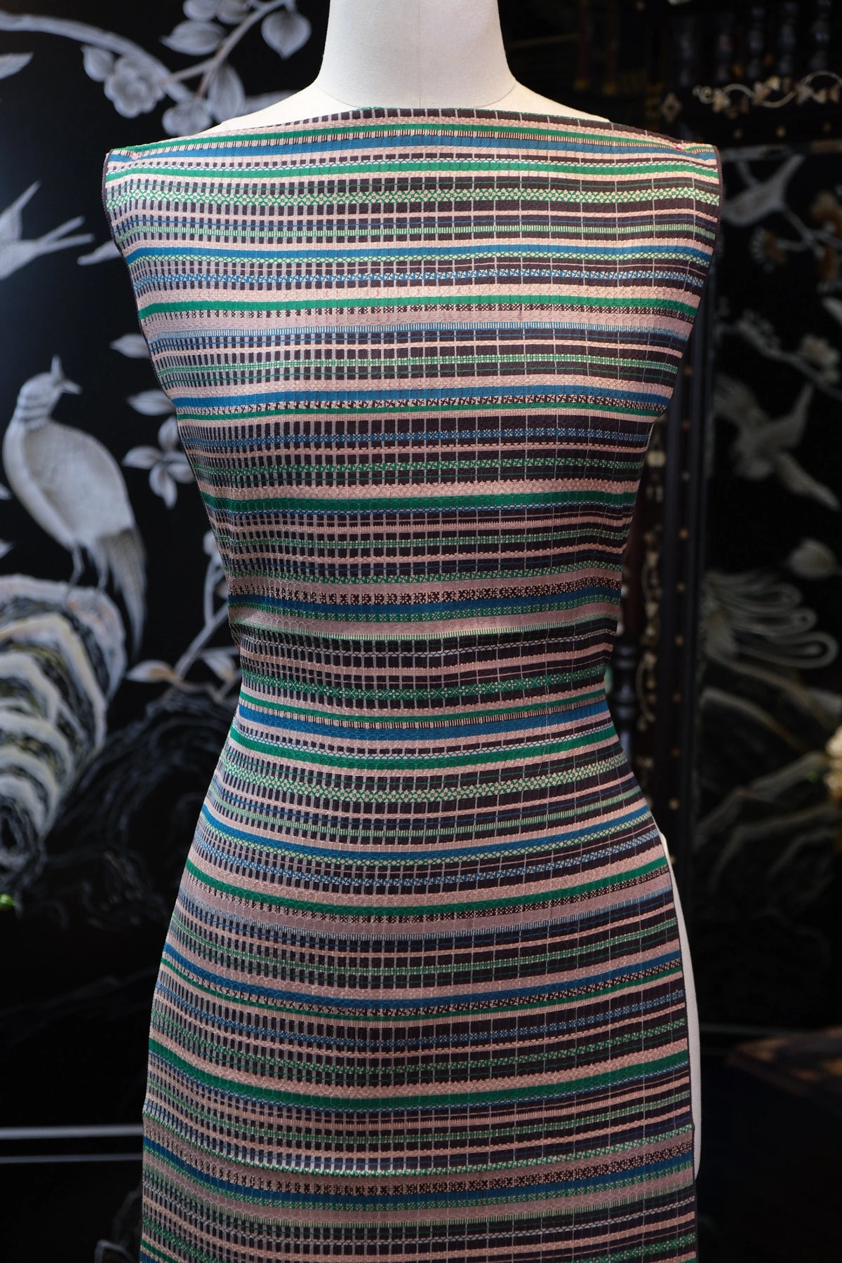 翠羽织锦 · 横织条纹真丝面料 | Emerald Loom - Woven Stripe Silk Fabric