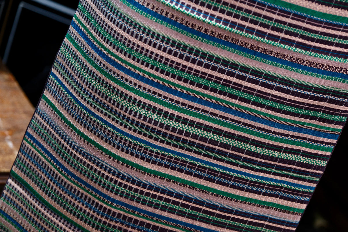 翠羽织锦 · 横织条纹真丝面料 | Emerald Loom - Woven Stripe Silk Fabric