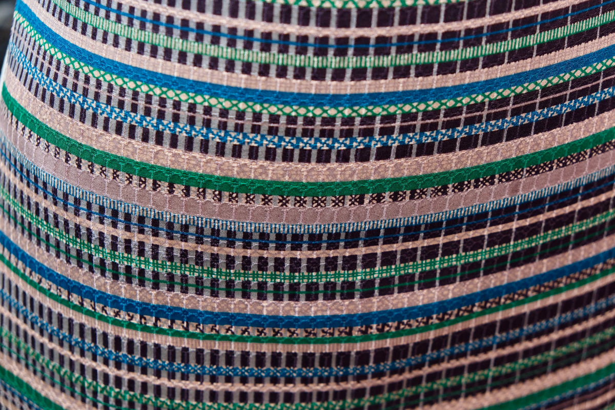 翠羽织锦 · 横织条纹真丝面料 | Emerald Loom - Woven Stripe Silk Fabric