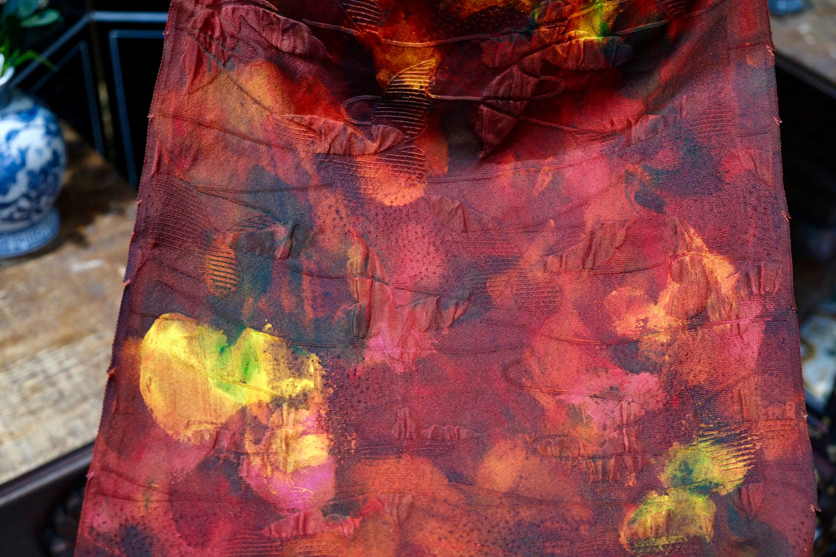 赤霞浮影 · 渲染花叶真丝面料 | Scarlet Mirage - Gradient Floral Silk Fabric