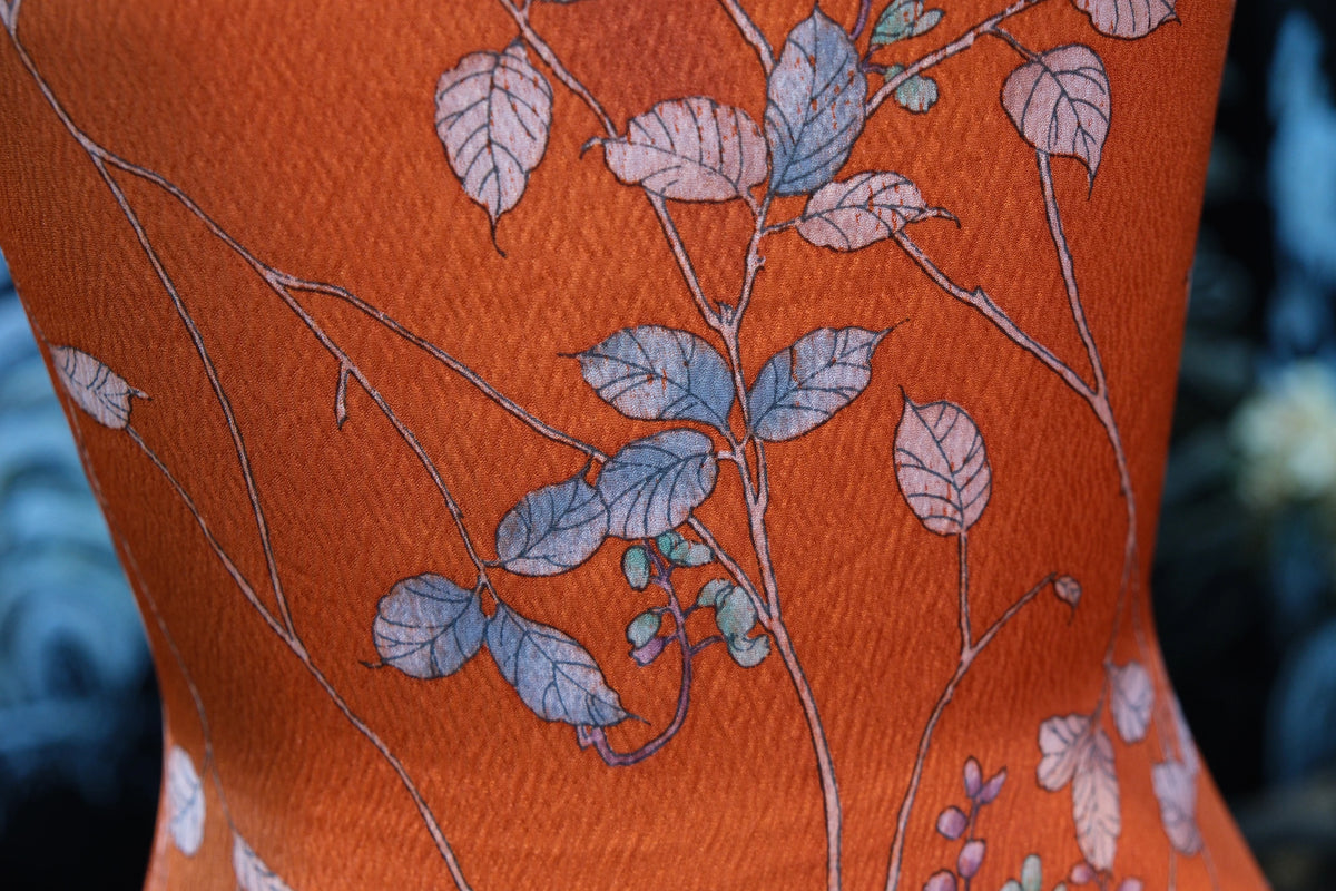 琥珀藤蔓 · 渲染枝叶真丝面料 | Amber Vine - Gradient Botanical Silk Fabric