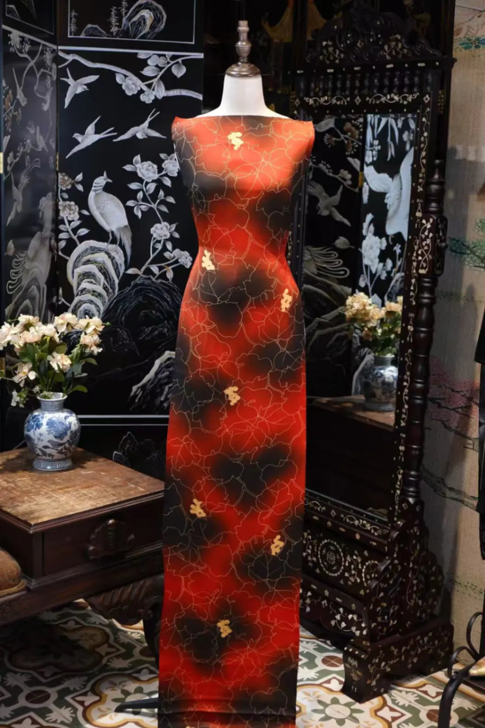 赤霞落叶 · 渐变花叶真丝面料 | Scarlet Foliage - Gradient Botanical Silk Fabric