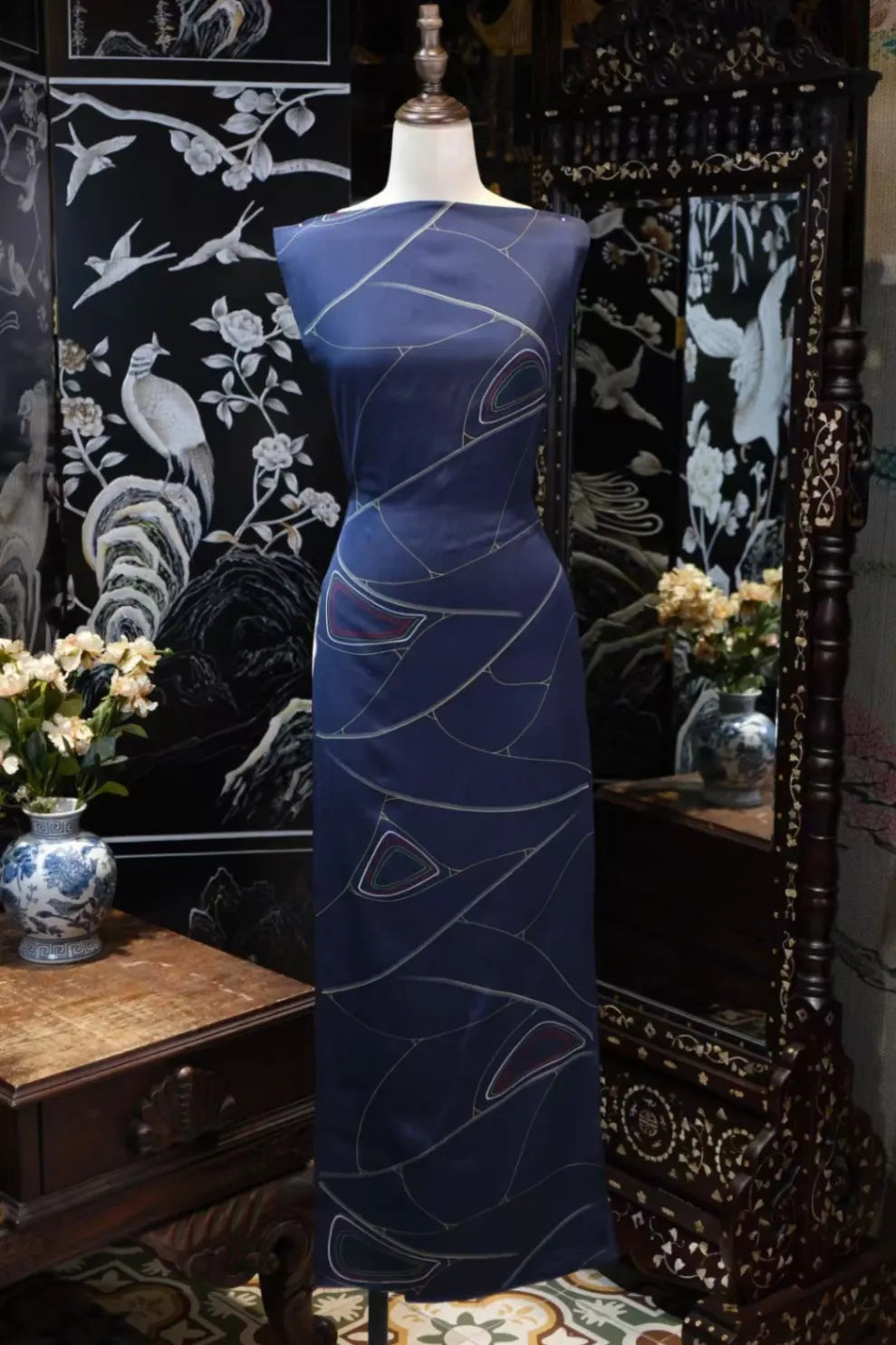 幽蓝流线 · 解构几何真丝面料 | Cerulean Flow - Geometric Silk Fabric