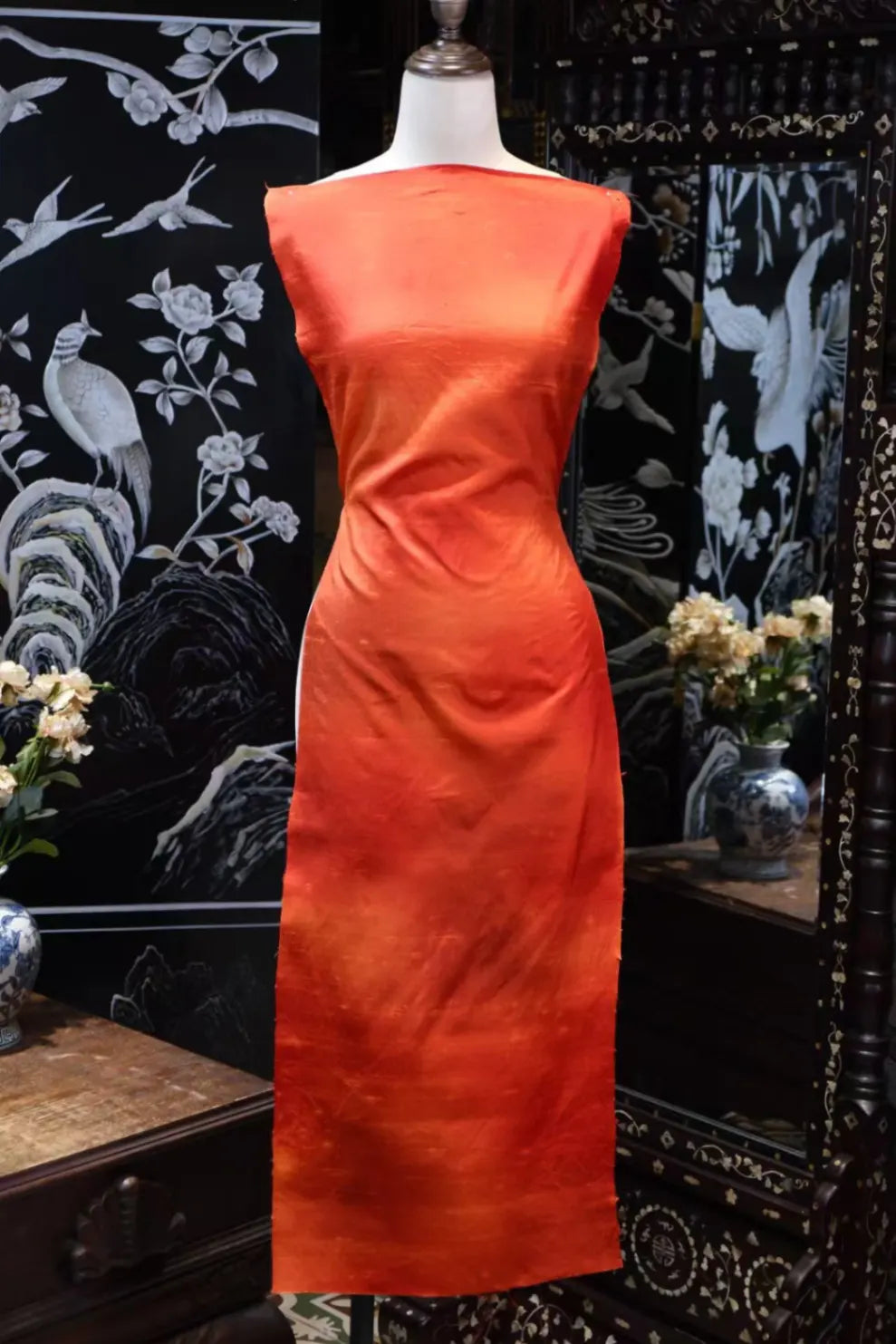 赤霞流光 · 渐变真丝面料 | Scarlet Radiance - Gradient Silk Fabric