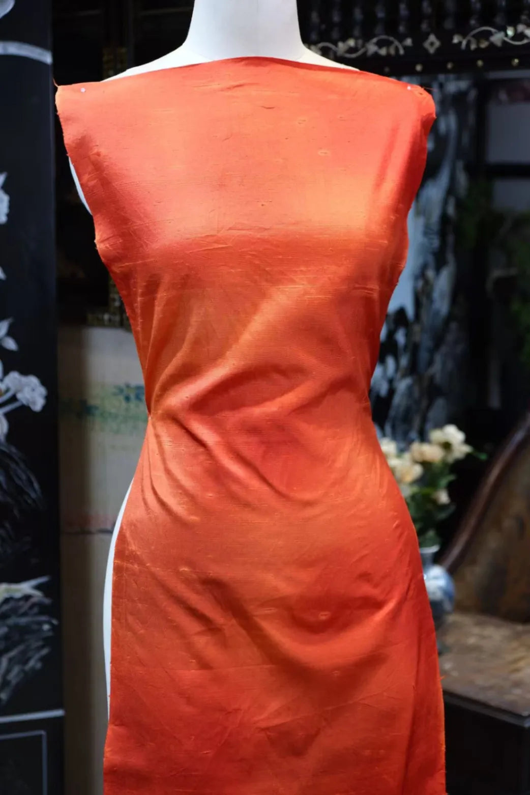 赤霞流光 · 渐变真丝面料 | Scarlet Radiance - Gradient Silk Fabric