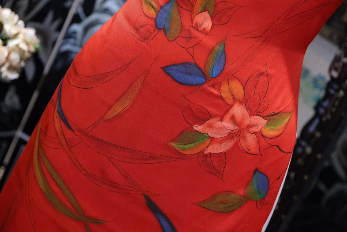 赤霞漫枝 · 渲染花枝真丝面料 | Scarlet Blossom - Gradient Floral Silk Fabric