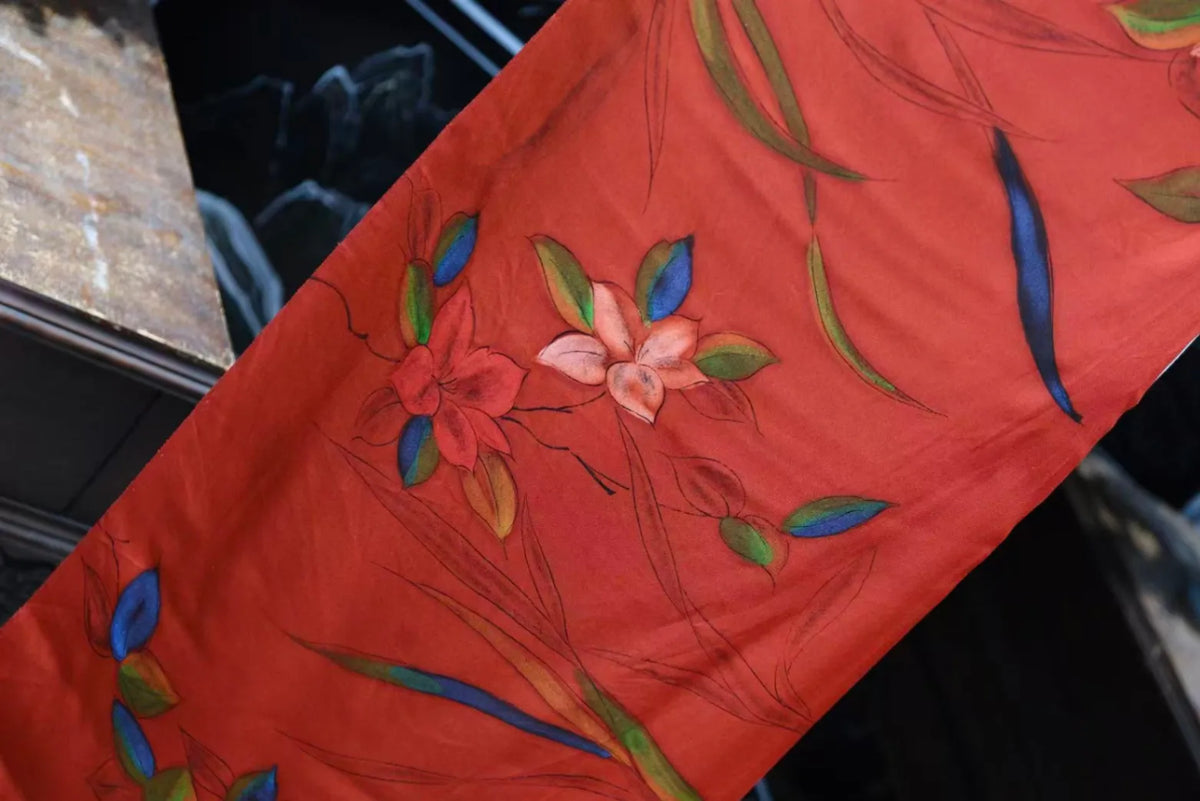 赤霞漫枝 · 渲染花枝真丝面料 | Scarlet Blossom - Gradient Floral Silk Fabric