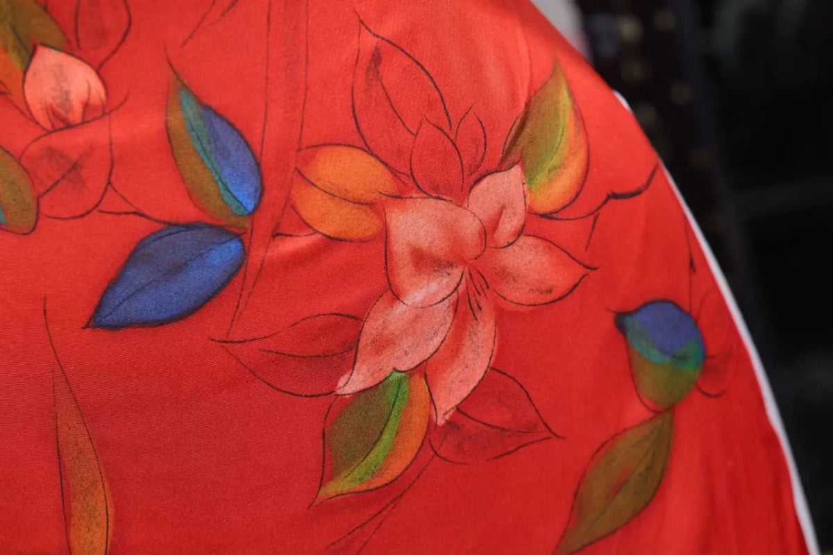 赤霞漫枝 · 渲染花枝真丝面料 | Scarlet Blossom - Gradient Floral Silk Fabric