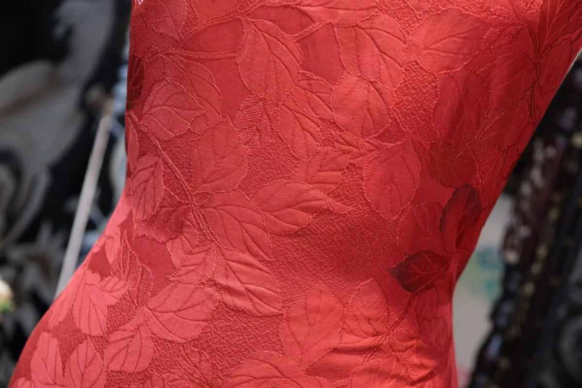 赤霞浮影 · 提花枝叶真丝面料 | Scarlet Leaf Shadow - Jacquard Leaf Silk Fabric
