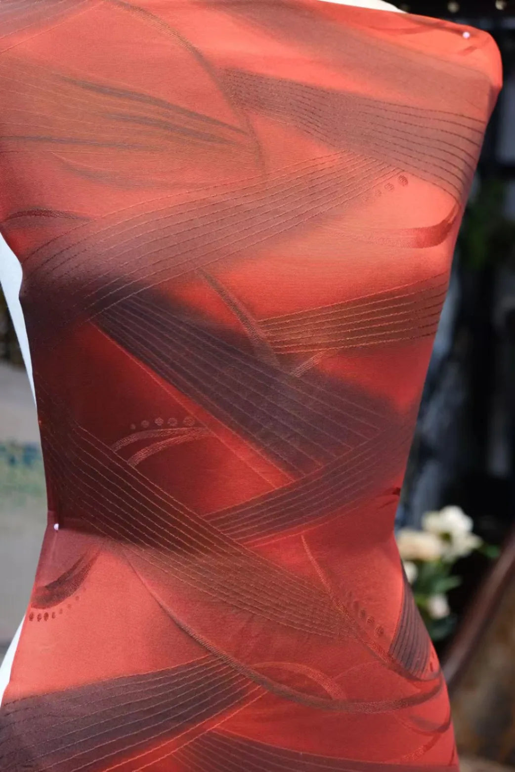 赤霞流纹 · 浮雕丝带真丝面料 | Scarlet Ribbons - Embossed Flowing Silk Fabric