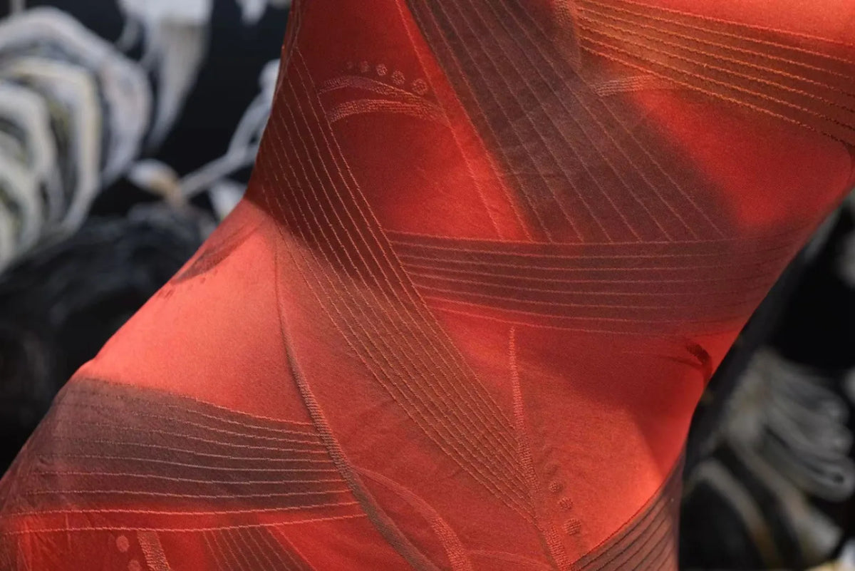 赤霞流纹 · 浮雕丝带真丝面料 | Scarlet Ribbons - Embossed Flowing Silk Fabric