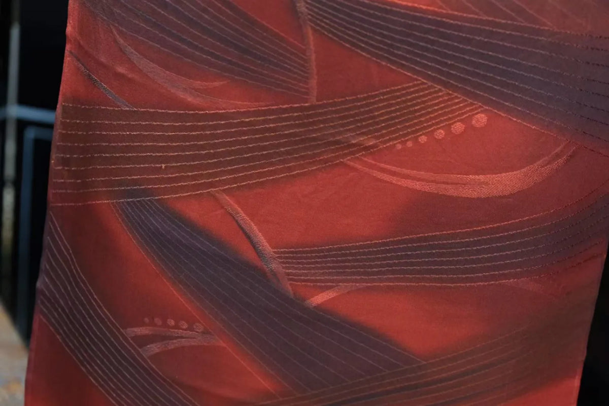 赤霞流纹 · 浮雕丝带真丝面料 | Scarlet Ribbons - Embossed Flowing Silk Fabric