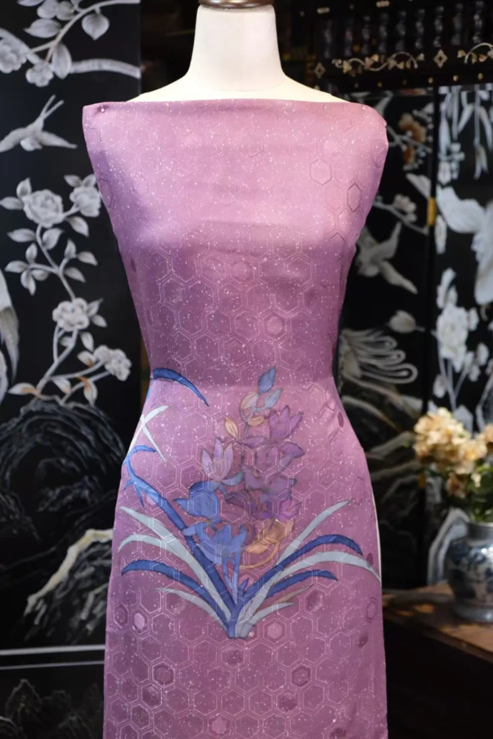 紫绛流影 · 兰花几何真丝面料 | Purple Orchid - Geometric Shadow Silk Fabric