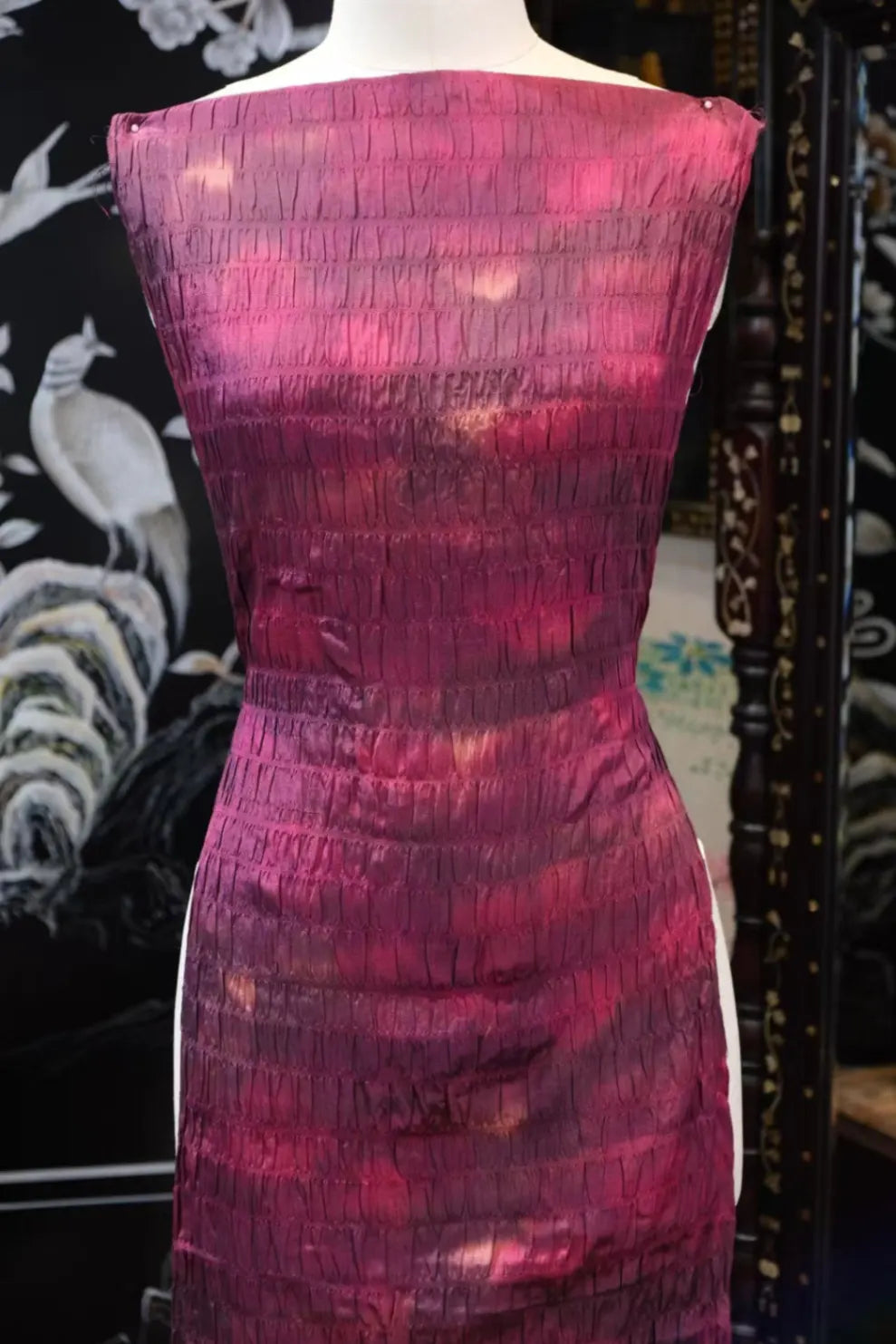 暮色流纹 · 褶皱肌理真丝面料 | Twilight Pleats - Textured Gradient Silk Fabric