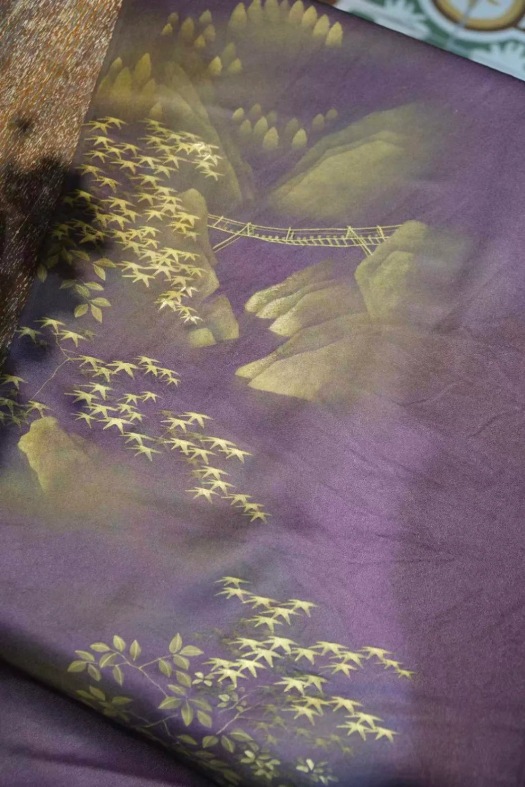 紫绛幽桥 · 枫林溪涧真丝面料 | Twilight Bridge - Maple and Stream Silk Fabric