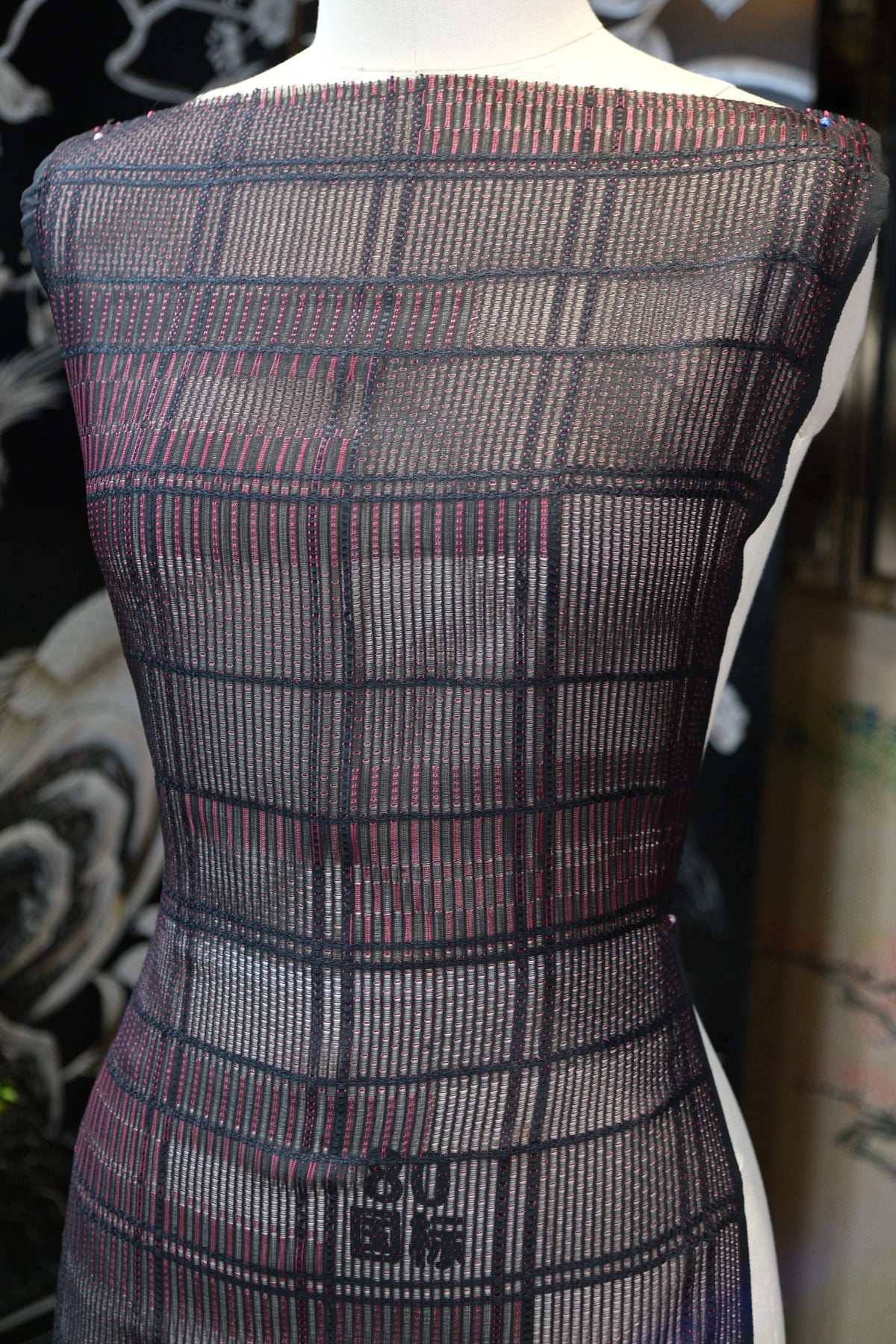 暗夜方阵 · 格纹透视真丝面料 | Midnight Grid - Sheer Plaid Silk Fabric
