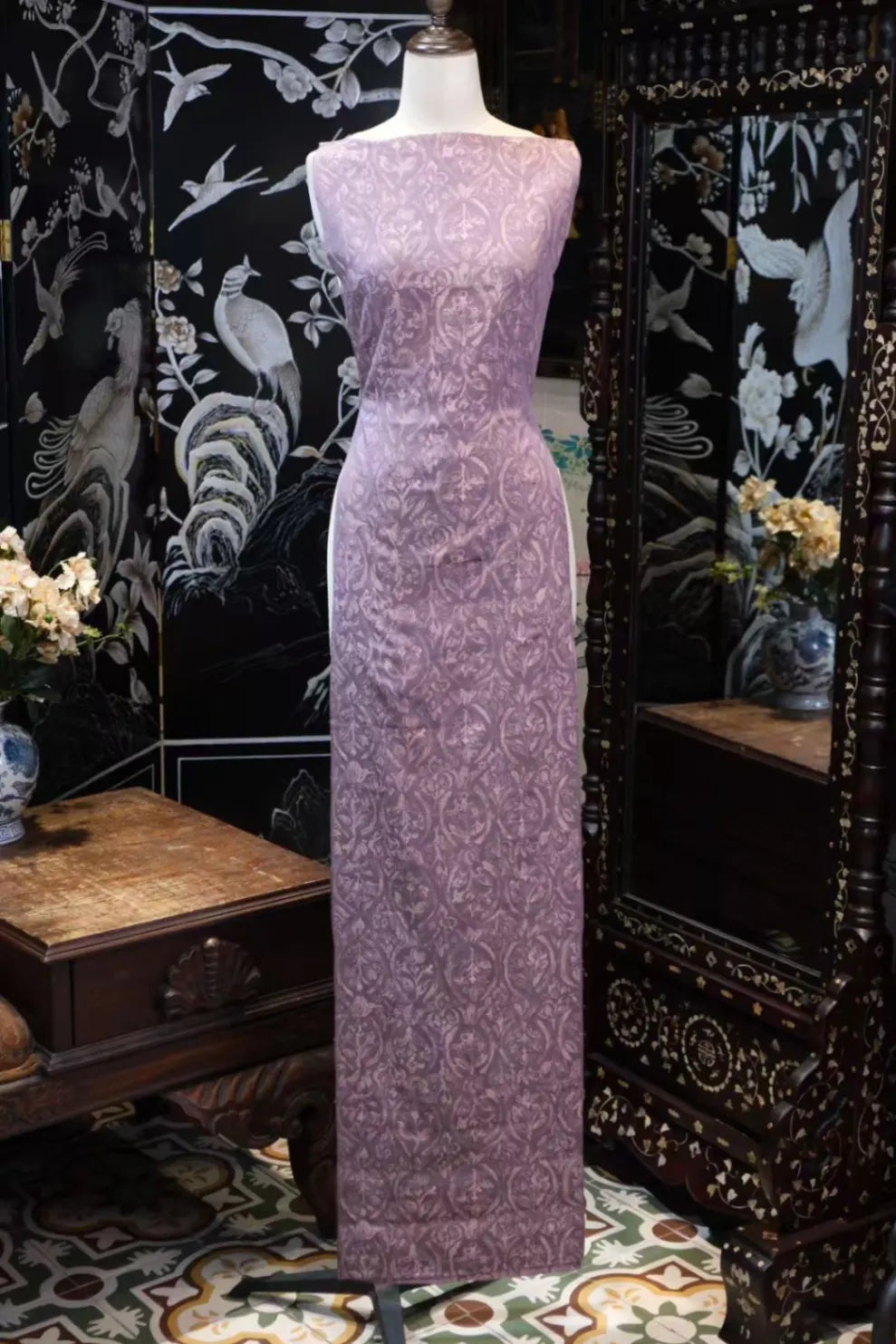 紫绛巴洛克 · 卷草纹真丝面料 | Violet Baroque - Scroll Jacquard Silk Fabric