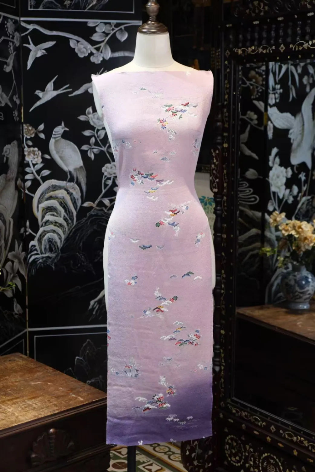 绯樱流光 · 繁花流云真丝面料 | Blossom Glow - Floral & Cloud Jacquard Silk Fabric