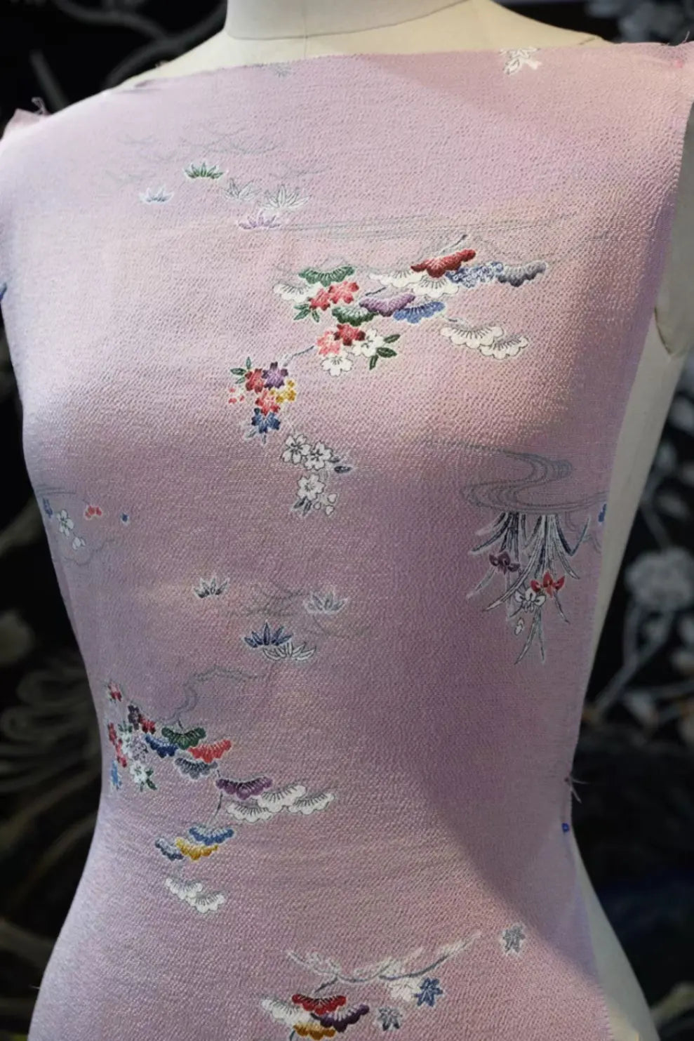 绯樱流光 · 繁花流云真丝面料 | Blossom Glow - Floral & Cloud Jacquard Silk Fabric
