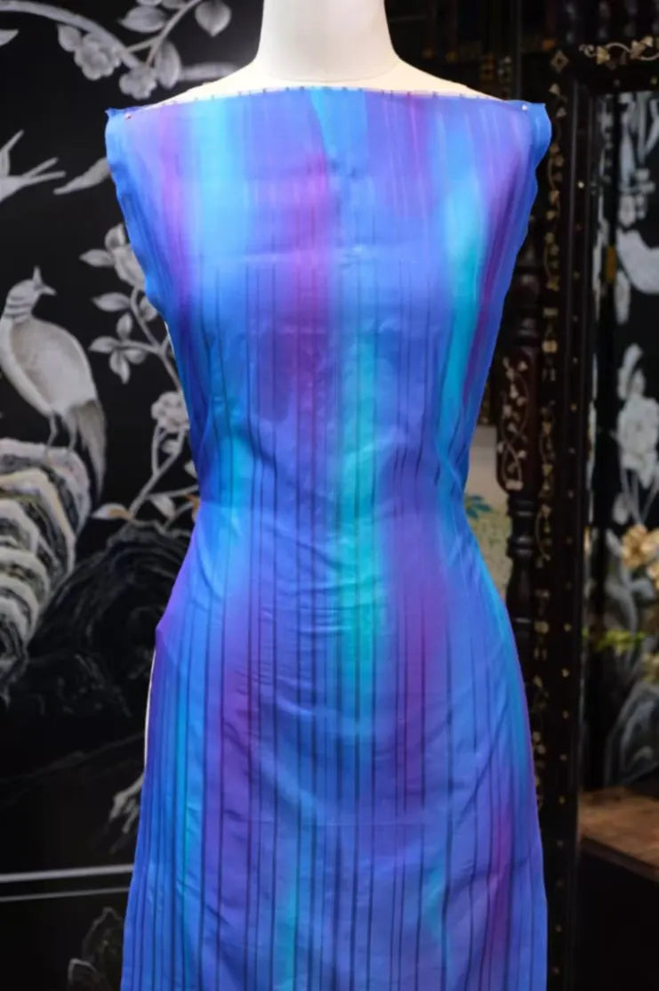 蔚蓝流光 · 渐变条纹真丝面料 | Azure Glow - Gradient Striped Silk Fabric