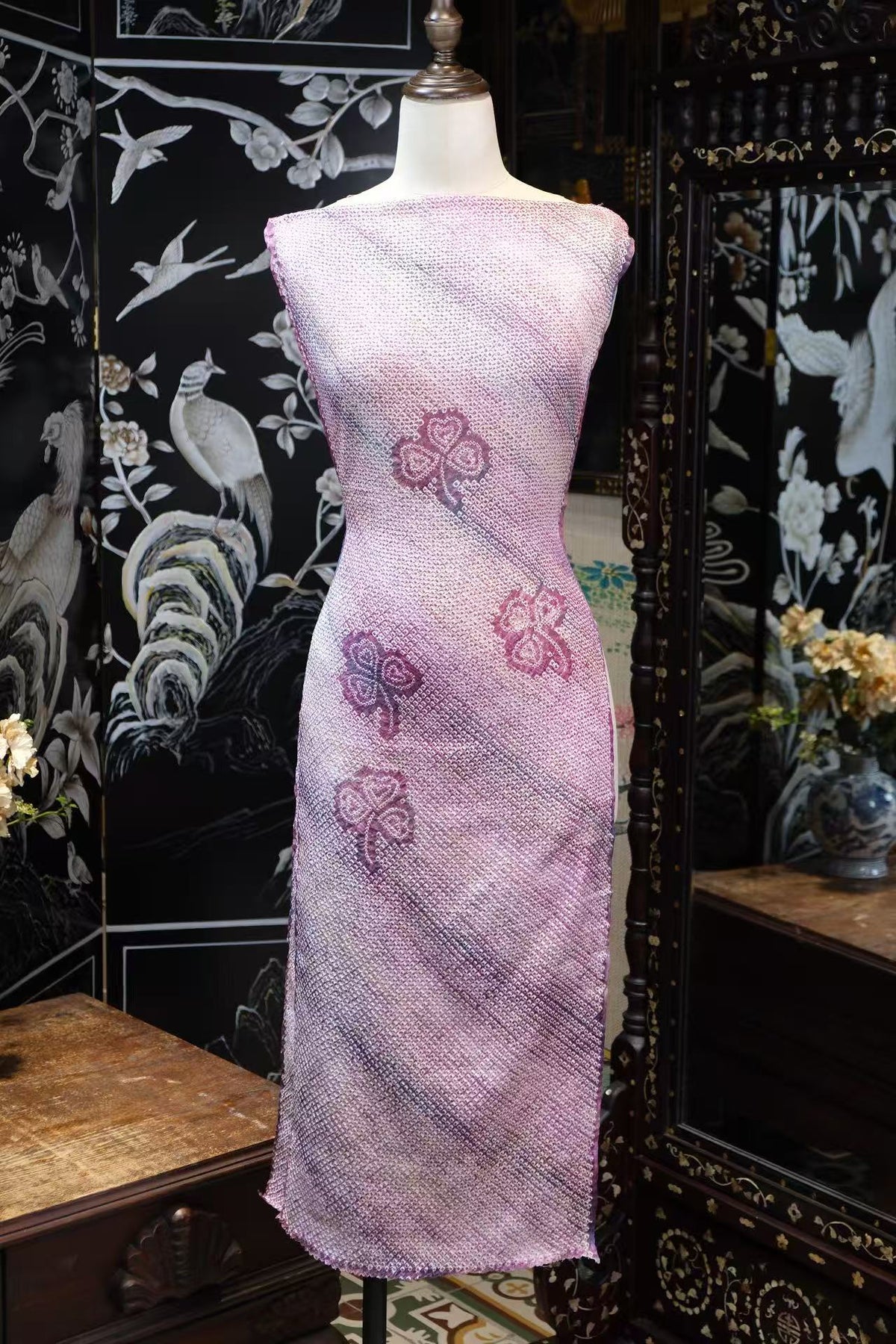 紫绛繁花 · 点阵四叶草真丝面料 | Violet Clover - Dot-Matrix Clover Silk Fabric