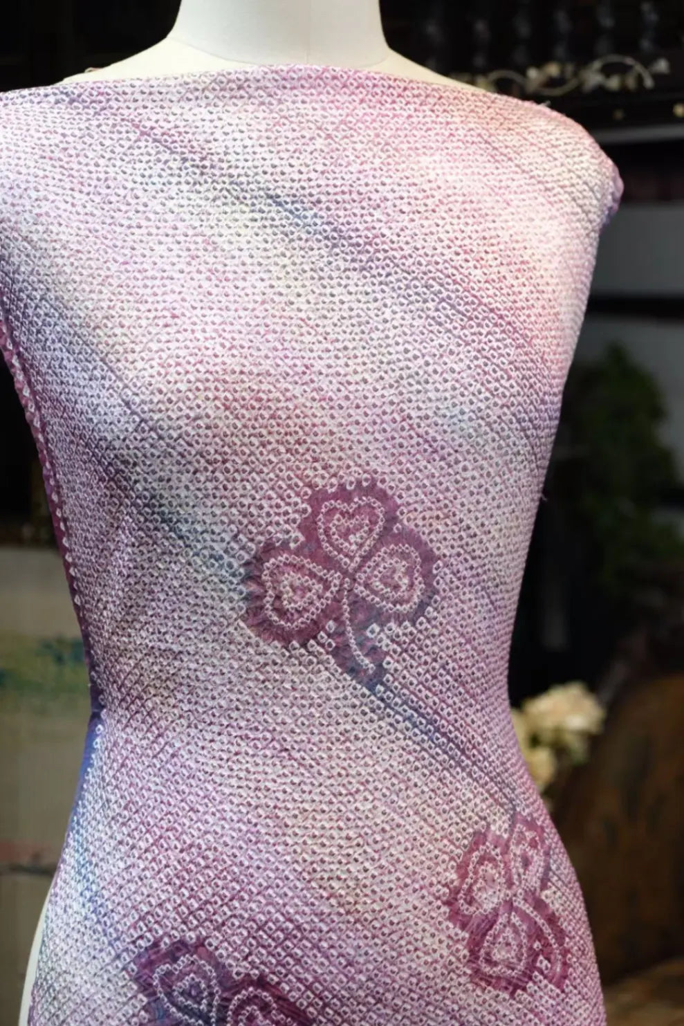 紫绛繁花 · 点阵四叶草真丝面料 | Violet Clover - Dot-Matrix Clover Silk Fabric