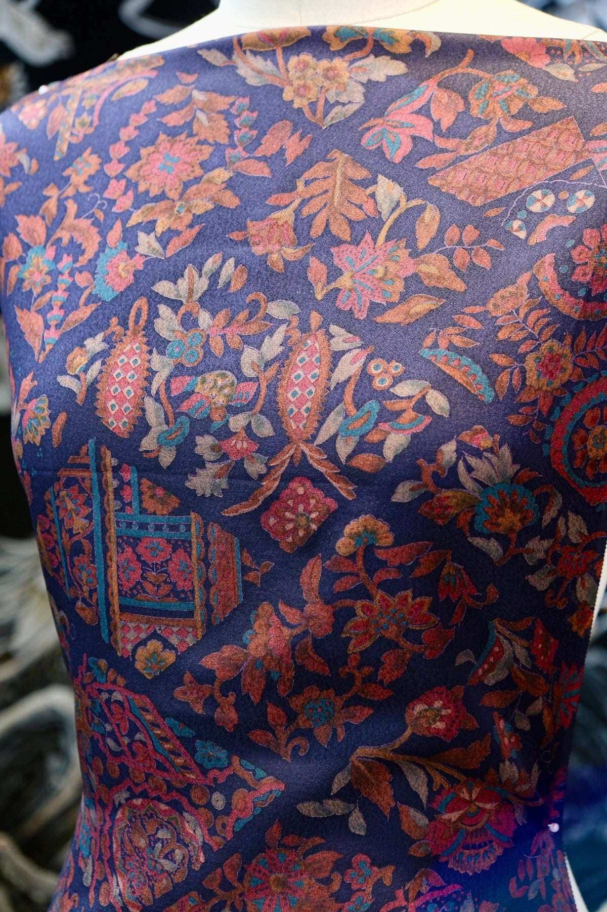 幽蓝花锦 · 佩斯利拼贴真丝面料 | Indigo Tapestry - Paisley Mosaic Silk Fabric