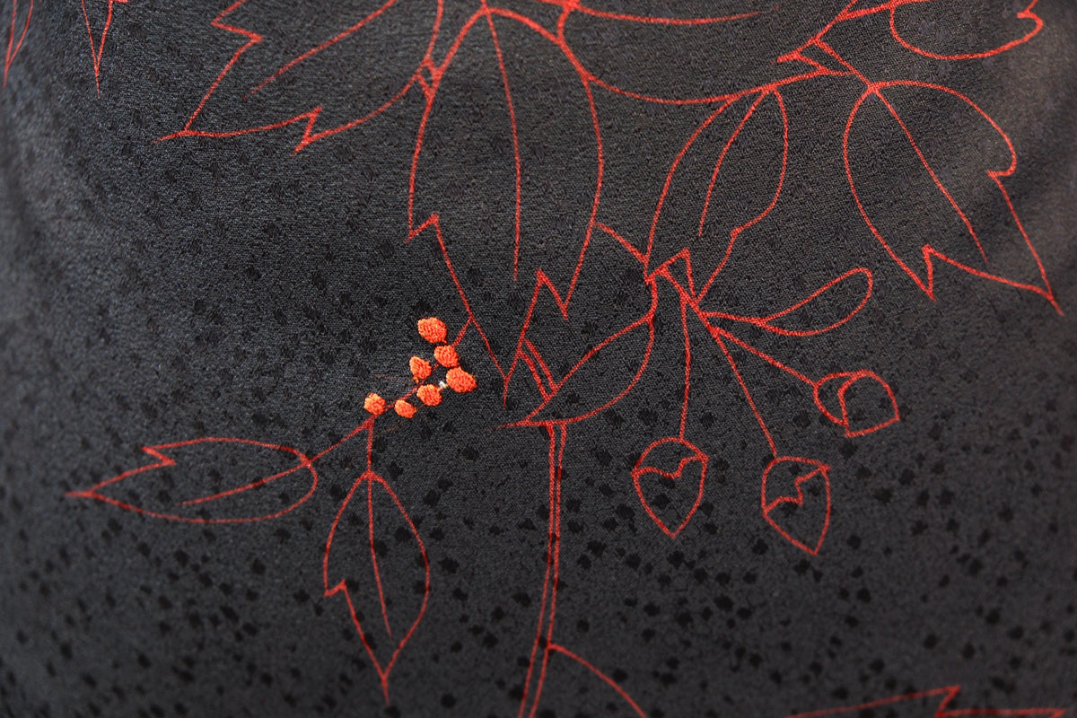 暗夜红枝 · 细点绯叶真丝面料 | Midnight Branch - Dot-Matrix Foliage Silk Fabric