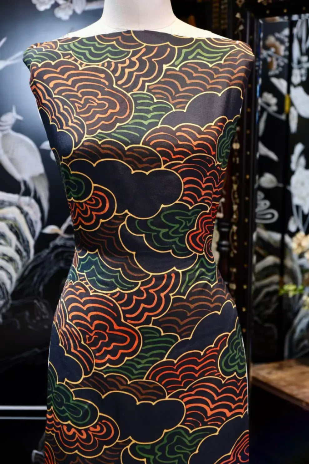 幽蓝描金 · 彩绘云纹真丝面料 | Indigo Cloud - Gilded Cloud Wave Silk Fabric
