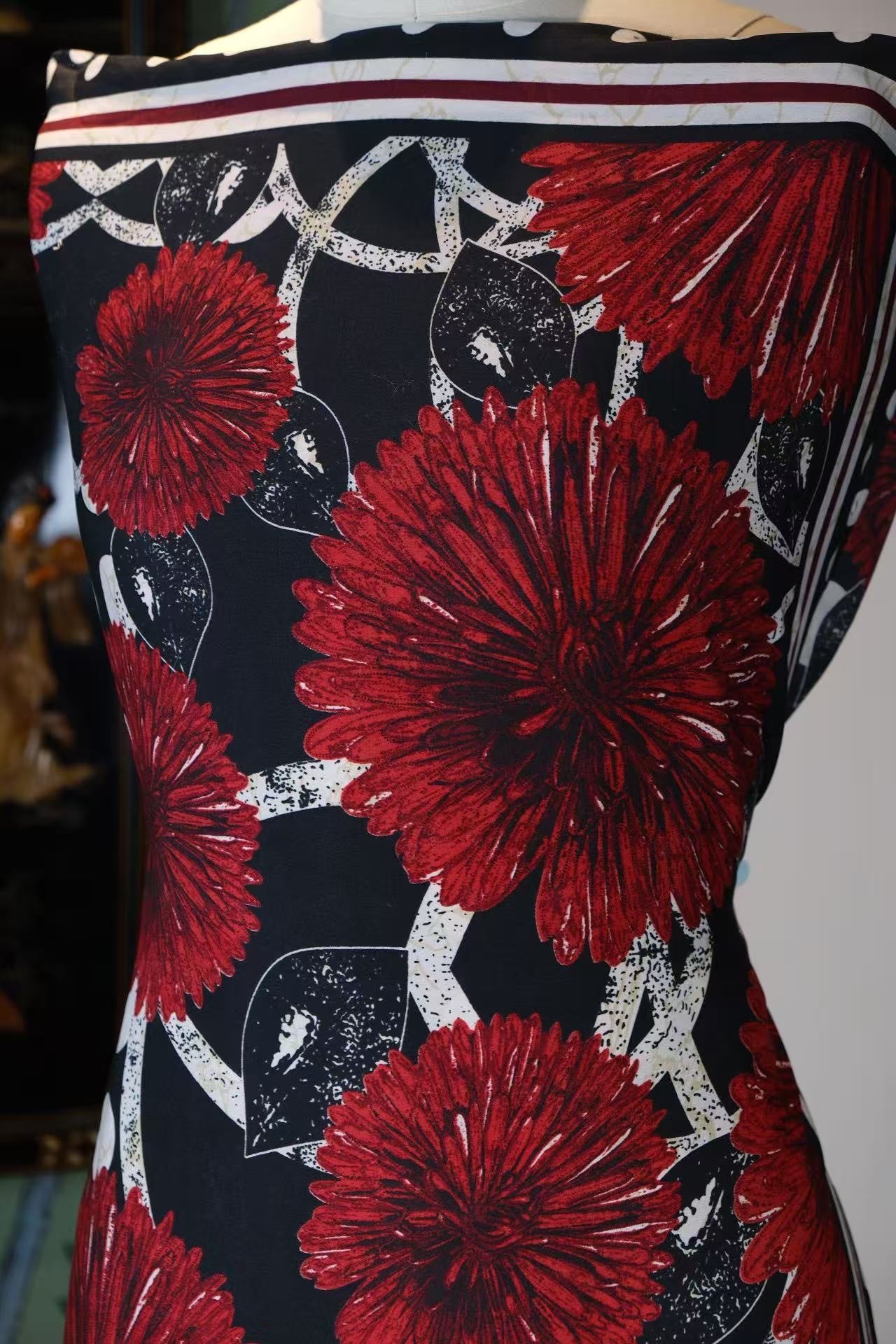 布料名 - “绯红波普之圆：六十年代幻影下的重瓣大丽花真丝艺术面料” | Fabric Name - "Scarlet Pop Circles: 1960s Visionary Dahlia & Polka Dot Artisan Silk Fabric"
