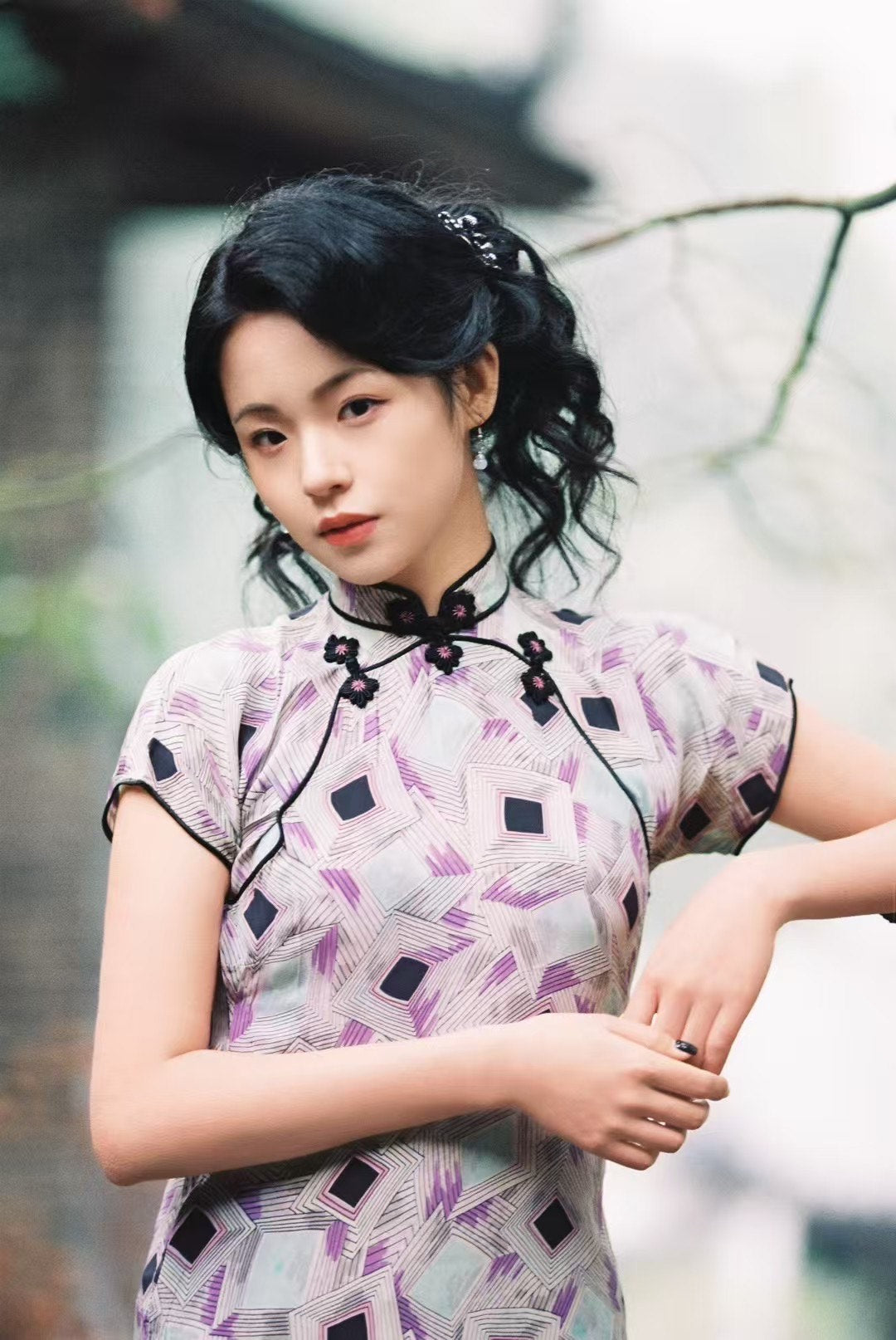 30年代 - ‘紫菱幻境’·民国摩登Art Deco几何印花双襟花扣古董短袖旗袍 / 1930s - ‘Violet Illusion’·Late 1930s Art Deco Geometric Print Double-Placket Floral-Button Antique Cap-Sleeve Qipao