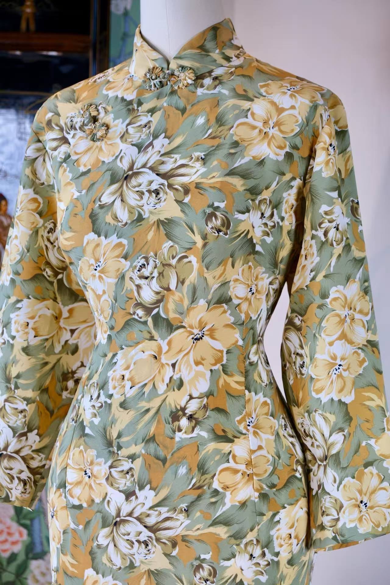 60年代 - 翠叠芳华：六十年代台湾印花绸旗袍 | 1960s - Verdant Elegance: 1960s Taiwanese Printed Silk Qipao