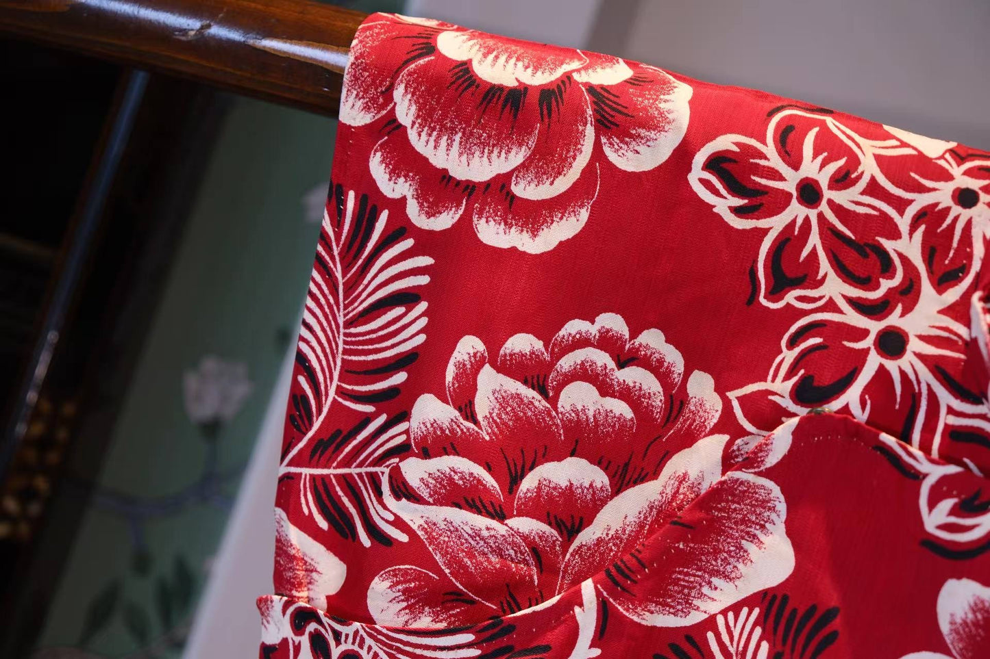 40年代 - 民国四十年代洋红泼墨牡丹纹古董旗袍 | 1940s - 1940s Carmine "Splashed-Ink" Peony Antique Qipao