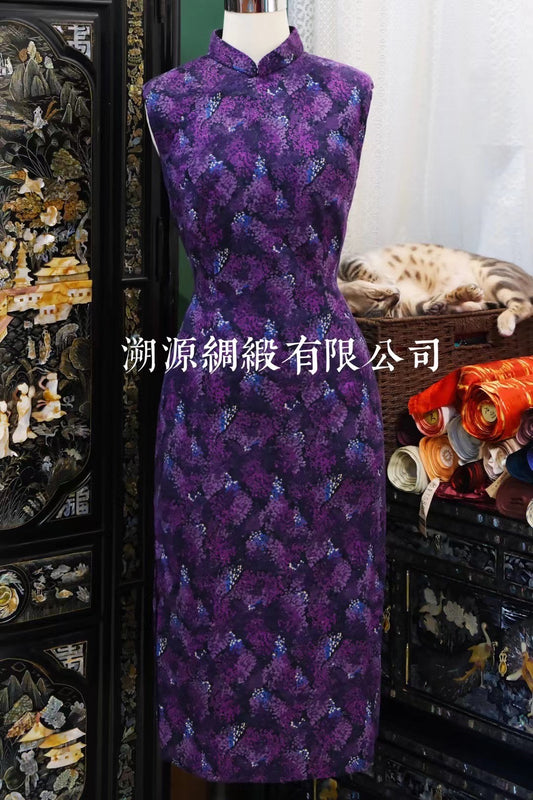 60年代 - 摩登珍藏：深紫色紫藤花开无袖修身港式旗袍 | 1960s - Mod Collection: Deep Purple Wisteria Floral Print Sleeveless Hong Kong Qipao