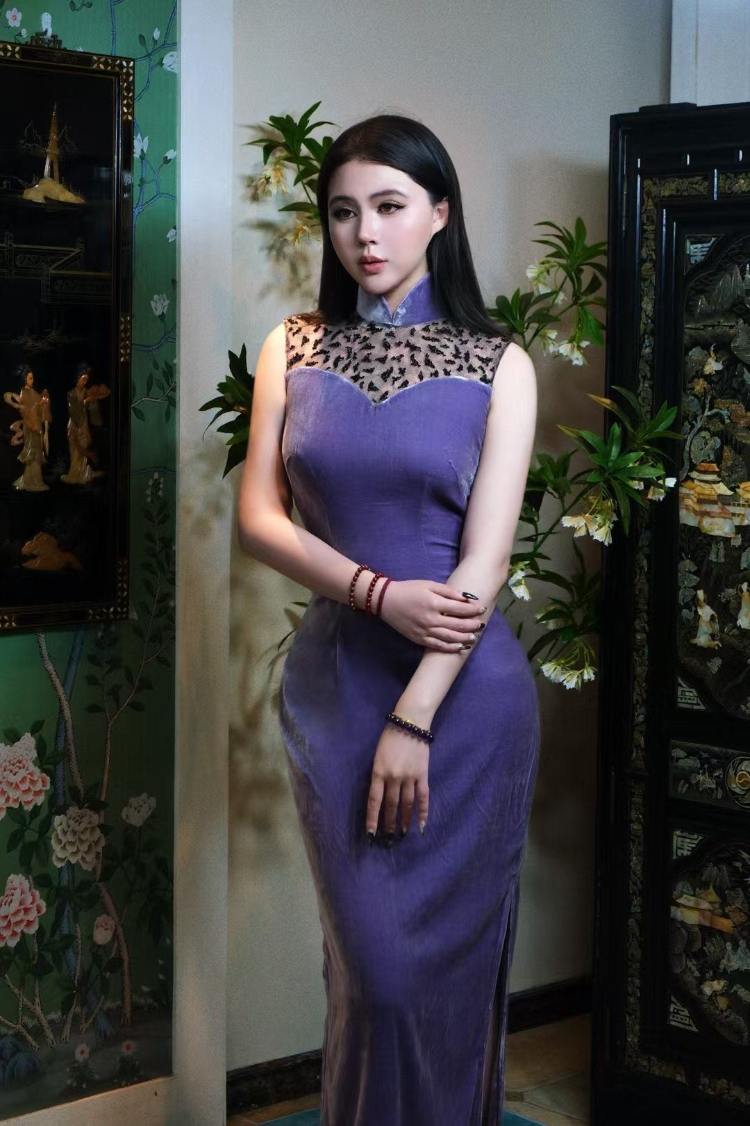 客订结缘 - 曜紫夜魅 | 意大利Ruffo Coli高定法绣双层蕾丝拼接进口真丝天鹅绒曳地港式旗袍 |  Customized Design - Violet Nocturne | Italian Ruffo Coli Couture French Embroidered Double-Layer Lace and Imported Silk Velvet Hong Kong Style Qipao Gown