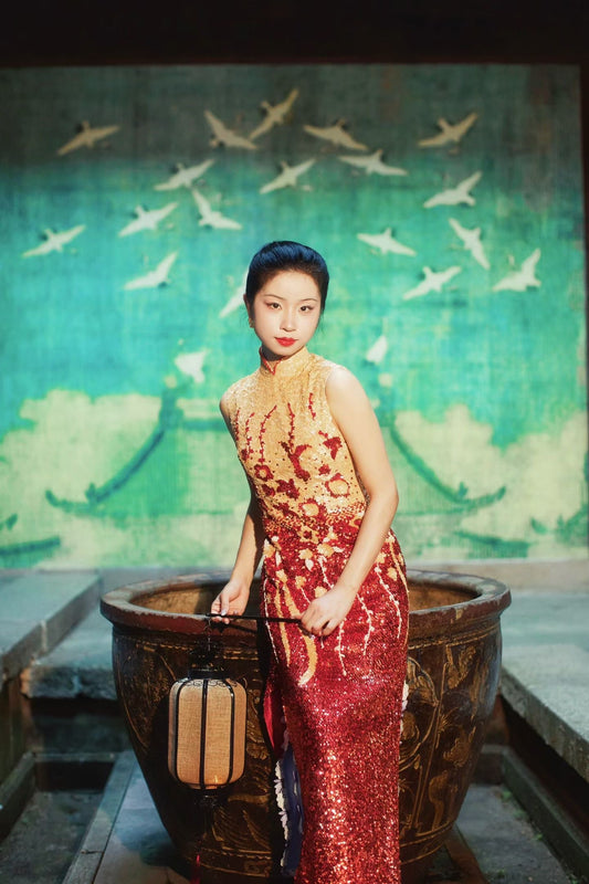 70年代 - 盛世流光：Vintage 70年代手工珠片渐变色花瓶底团拜古董台湾旗袍 - 1970s - The Glamour of the Golden Age: Vintage 70s Taiwan Antique Hand-Beaded Ombré 'Vase-Hem' Cheongsam