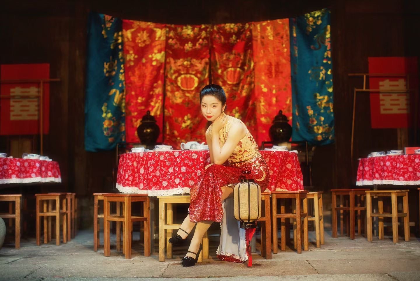 70年代 - 盛世流光：Vintage 70年代手工珠片渐变色花瓶底团拜古董台湾旗袍 - 1970s - The Glamour of the Golden Age: Vintage 70s Taiwan Antique Hand-Beaded Ombré 'Vase-Hem' Cheongsam