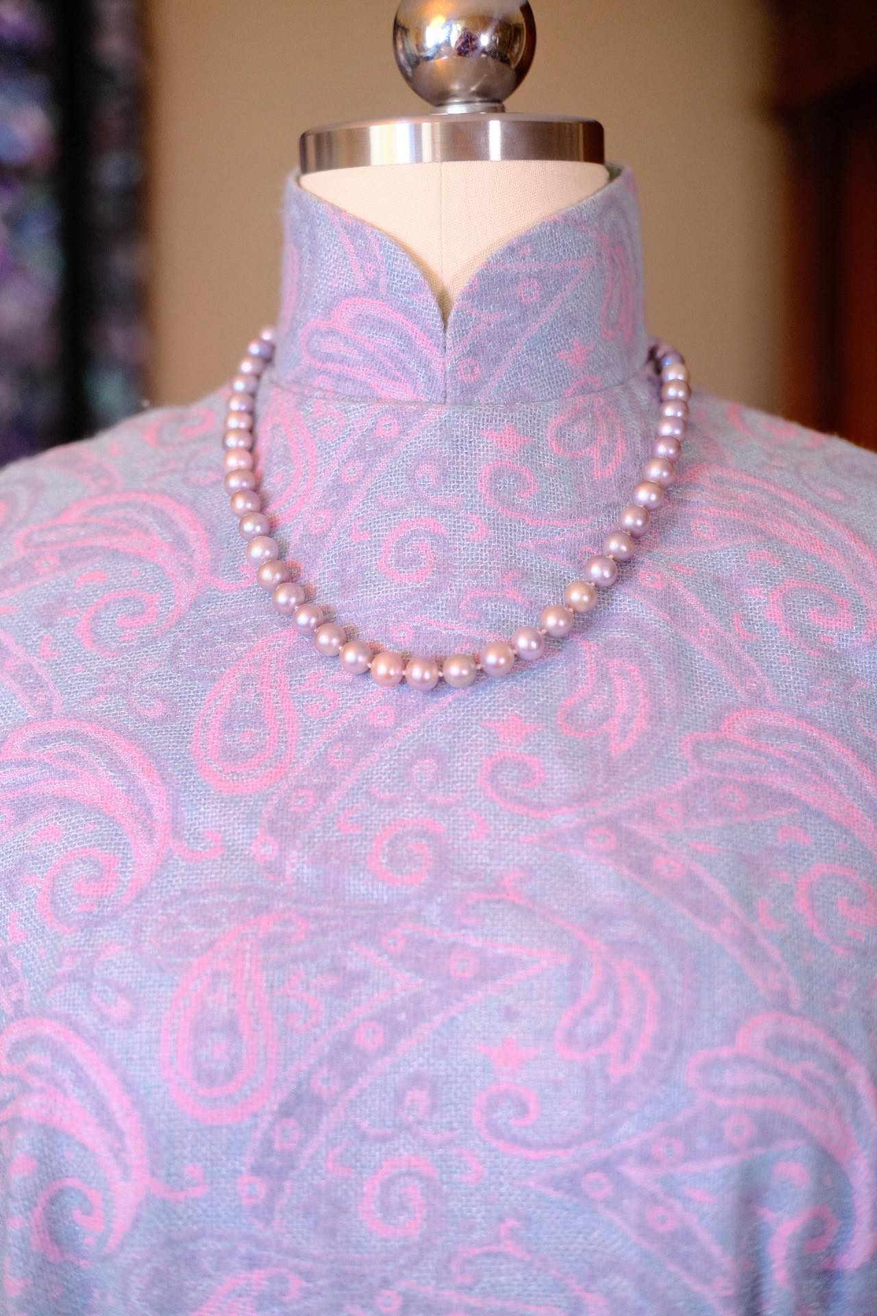 60年代 - 紫雾流纹：羊绒针织里的六十年代温柔_HY | 1960s - Purple Mist and Flowing Motifs: 1960s Gentleness Rendered in Cashmere Knitwear_HY