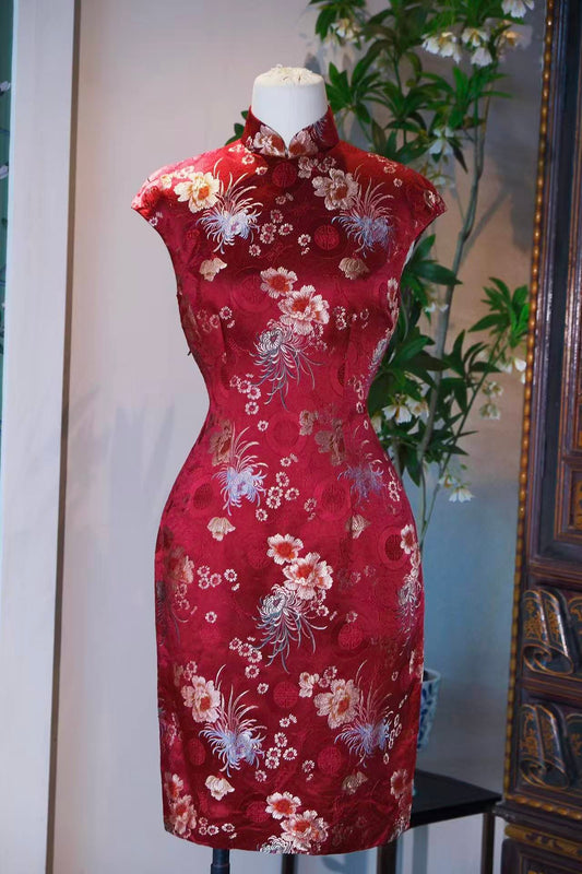 50年代 - 香江霓裳·宋韵西骨缠枝寿菊纹古董旗袍 | 1950s - The Hong Kong Garment: Vintage Cheongsam of Song Dynasty Charm & Western Structure with Interlocking Shou-Chrysanthemum Motifs
