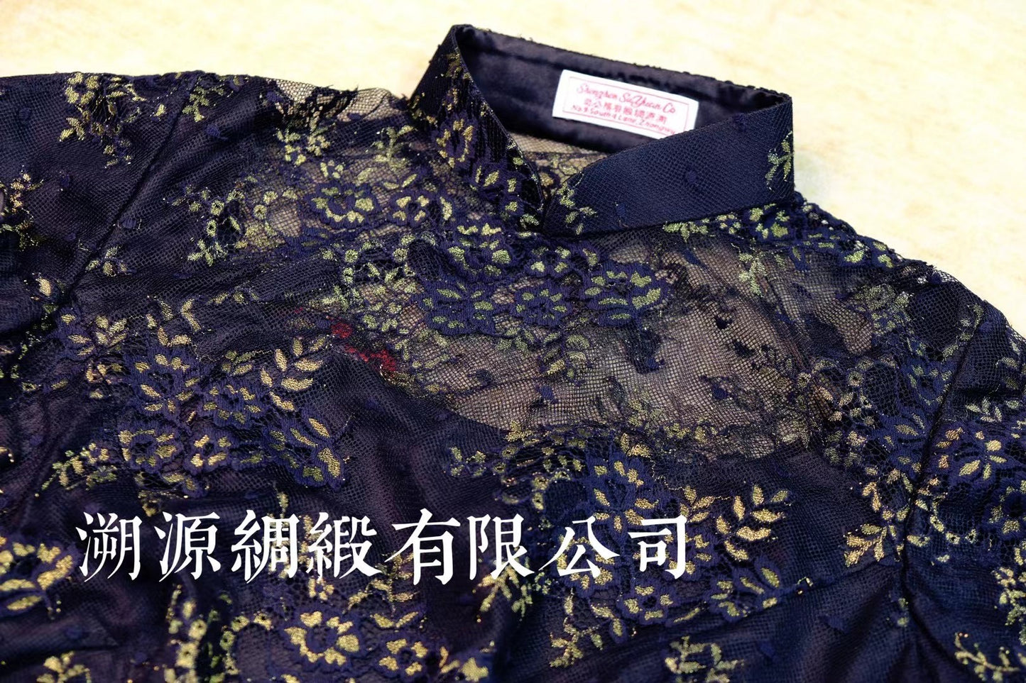 客定结缘 - 手作法蕾系列·金叶枝蔓·幽夜蓝/墨黑蕾丝·高雅透视港式旗袍 | Customized Design - Handcrafted French Lace Series, Golden Leaf Vines, Midnight Blue/Black Lace, Elegant Sheer Hong Kong Style Qipao