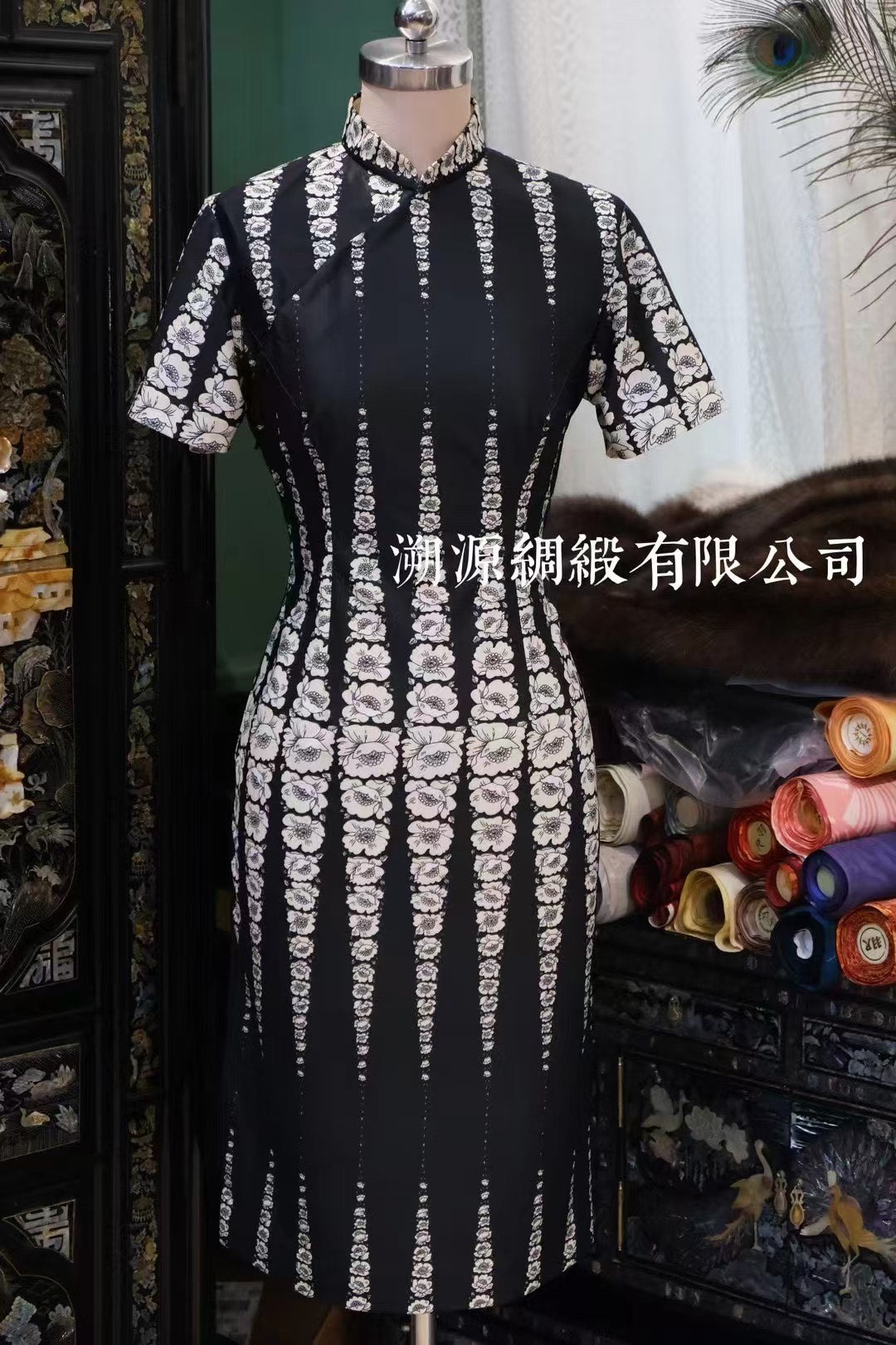 60年代 - 六零年代・午夜花園・黑白裝飾藝術・繁花盛放古董港式旗袍 / 1960s - The Sixties Art Deco Floral - Midnight Garden - Black and White Bloom Antique Hong Kong Qipao